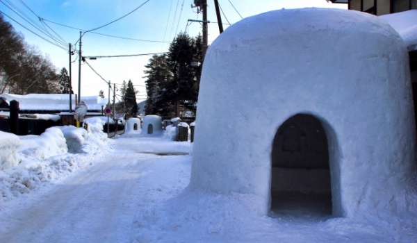 かまくら　雪　食べ物